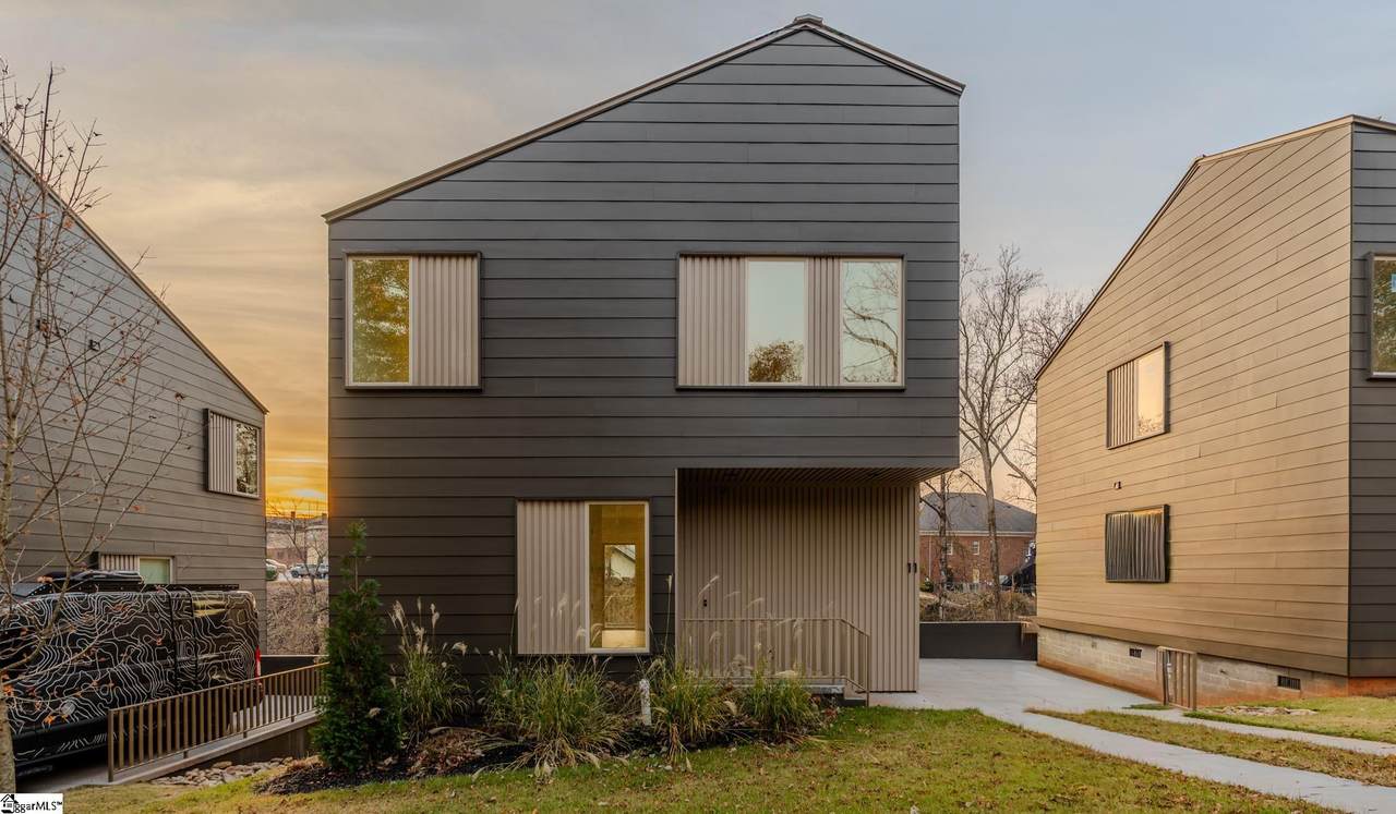 11 Mount Zion Avenue - Photo 1