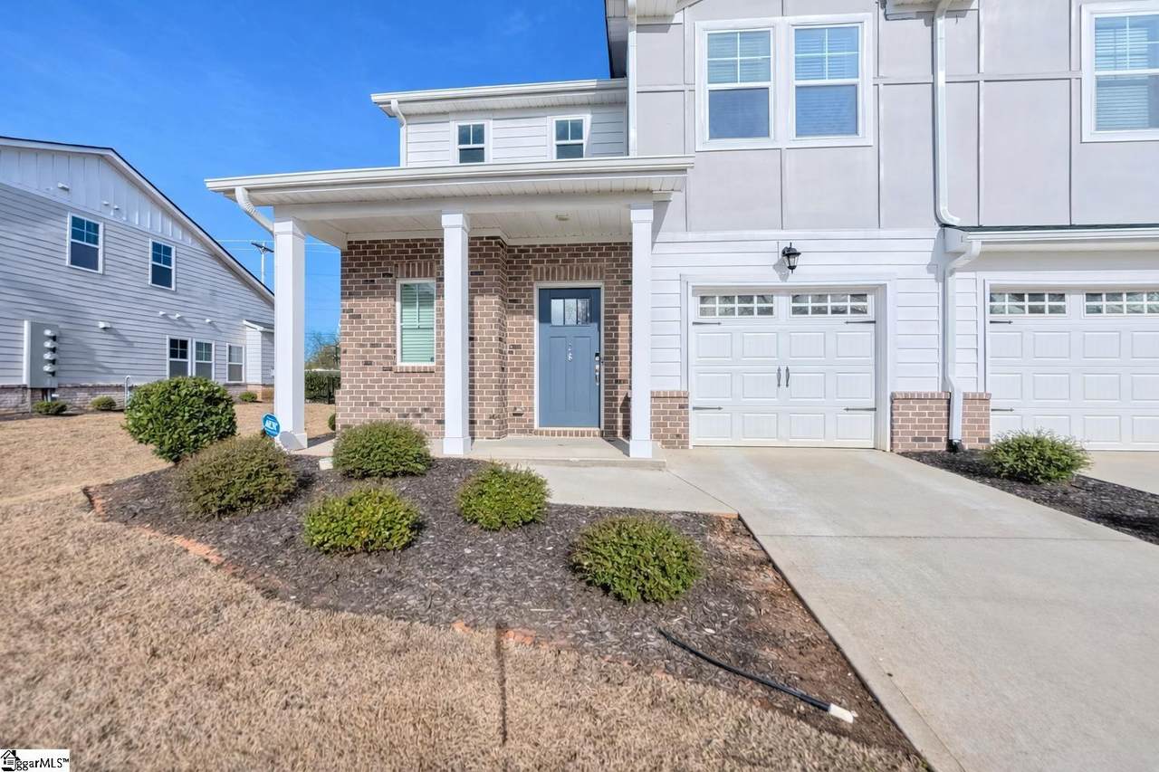 28 Bromes Way - Photo 1