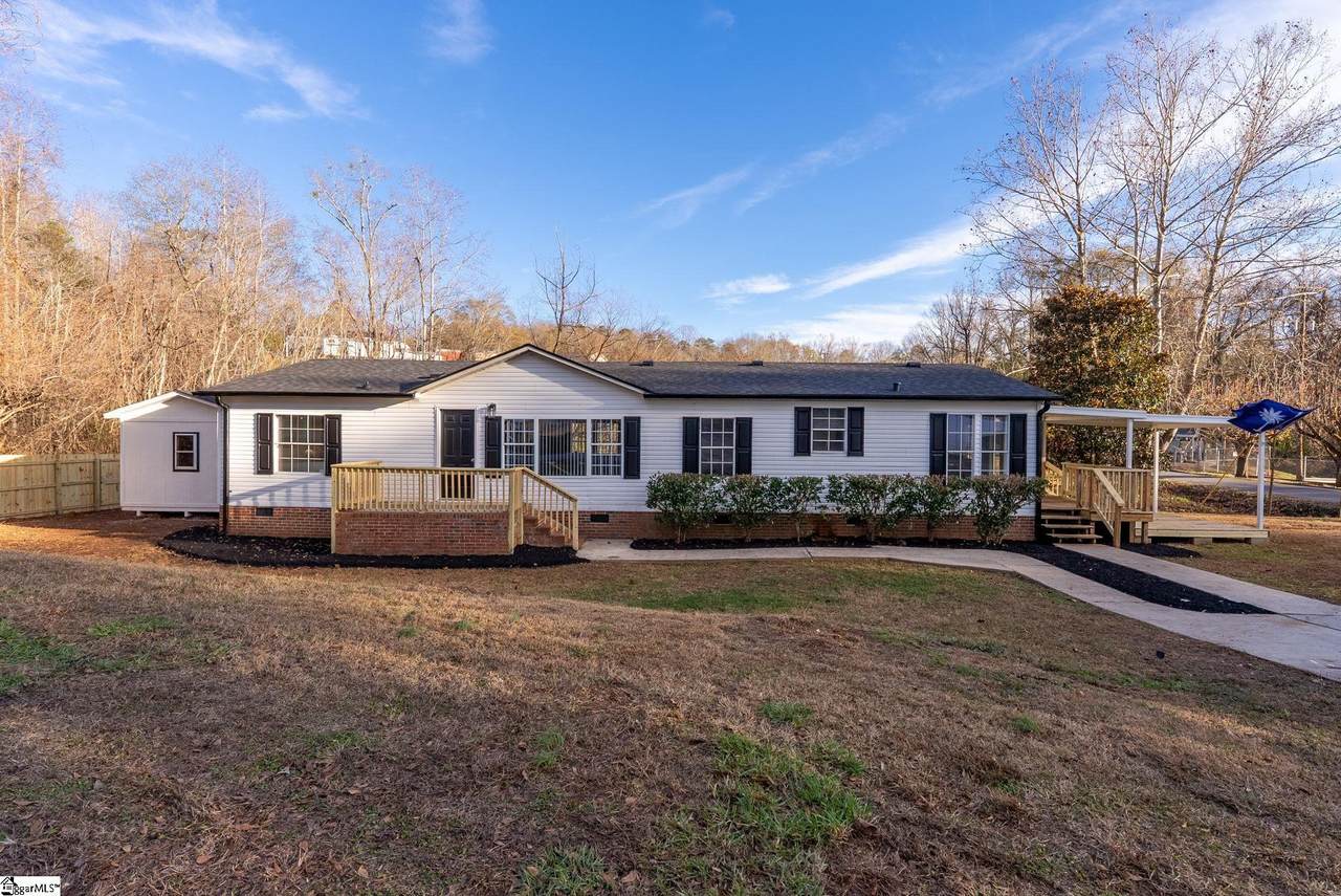 589 Club Drive - Photo 1