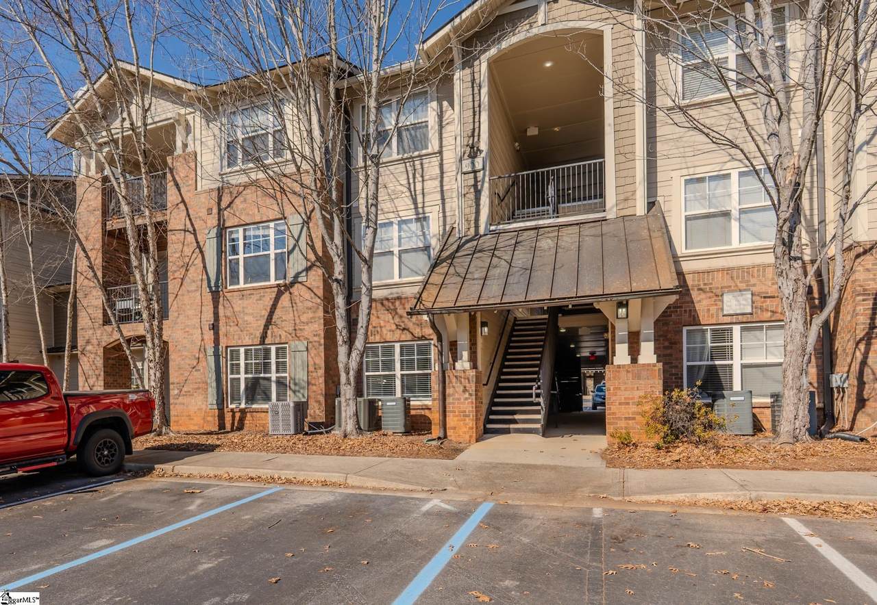 833 Old Greenville Highway - Photo 1