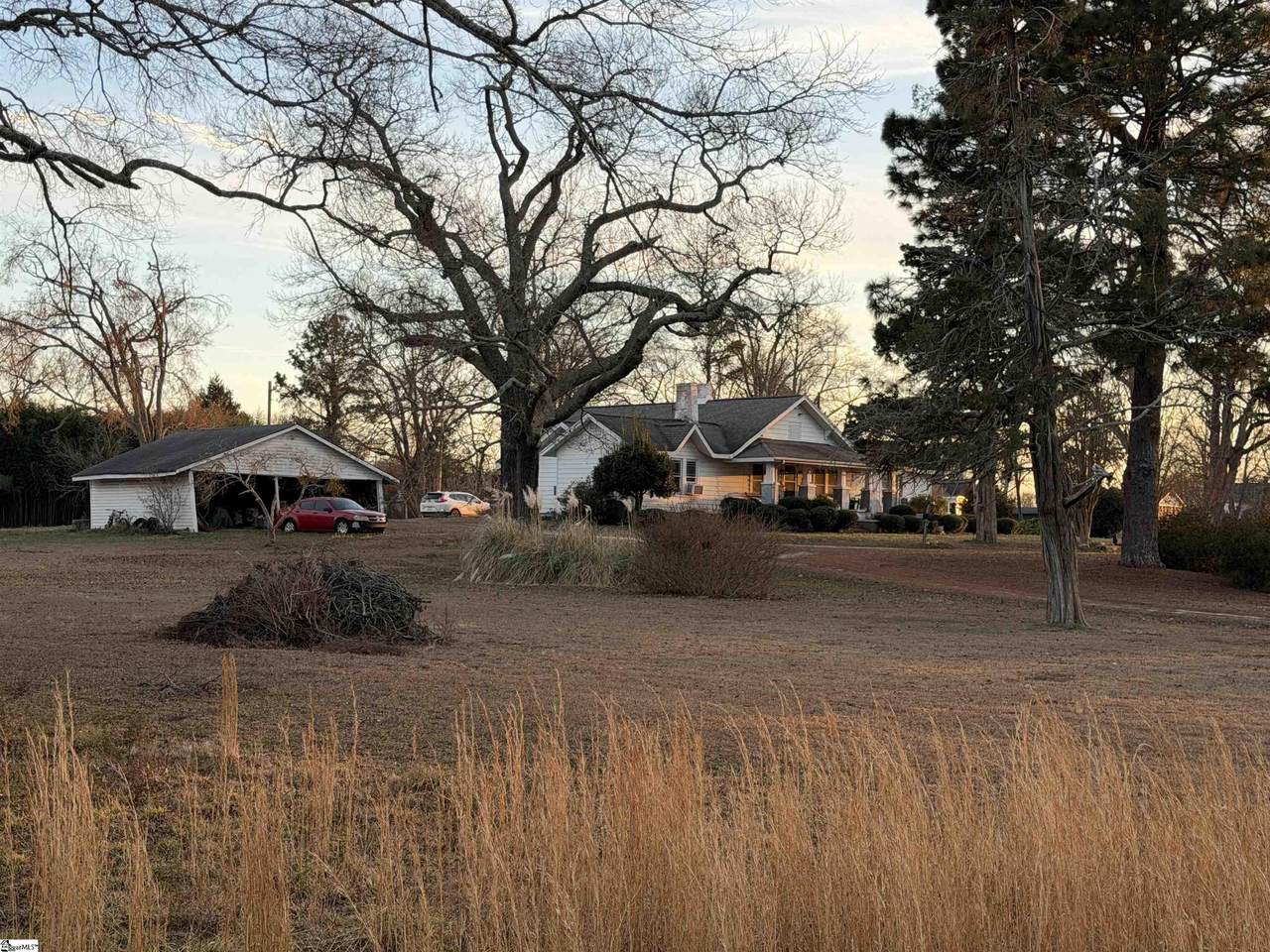 2120 101 Highway - Photo 1