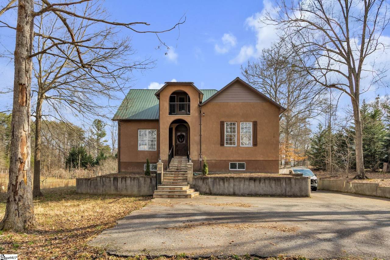 318 Saranac Drive - Photo 1