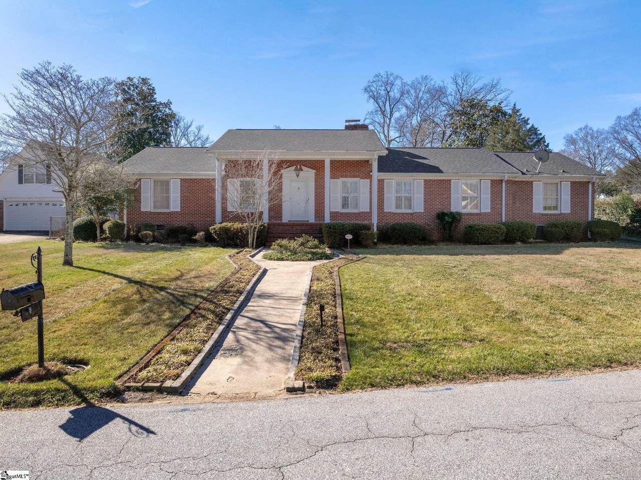 2 Woodfern Circle - Photo 1