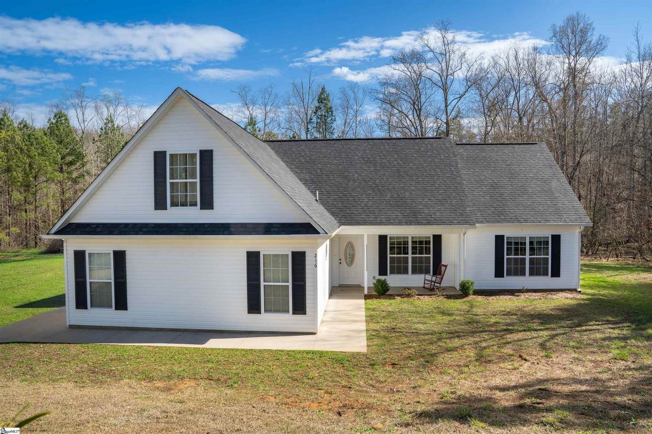 216 Hillcrest Drive - Photo 1