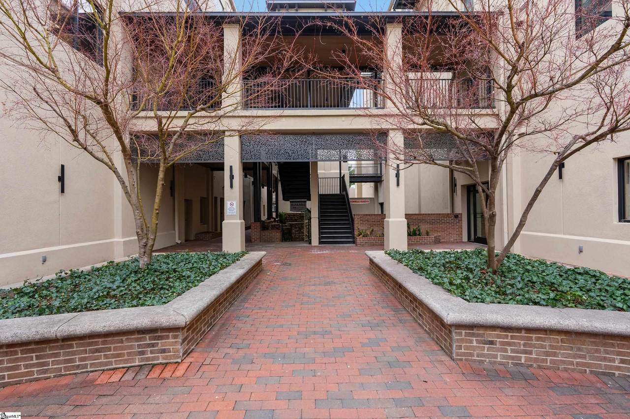 233 Main Street - Photo 1