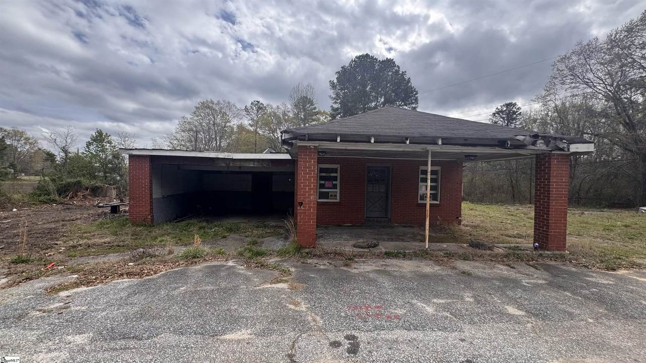 410 Highway 150 - Photo 1