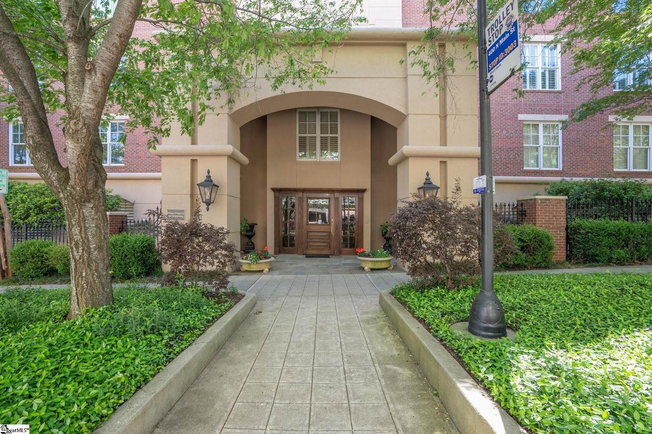 400 Main Street - Photo 1