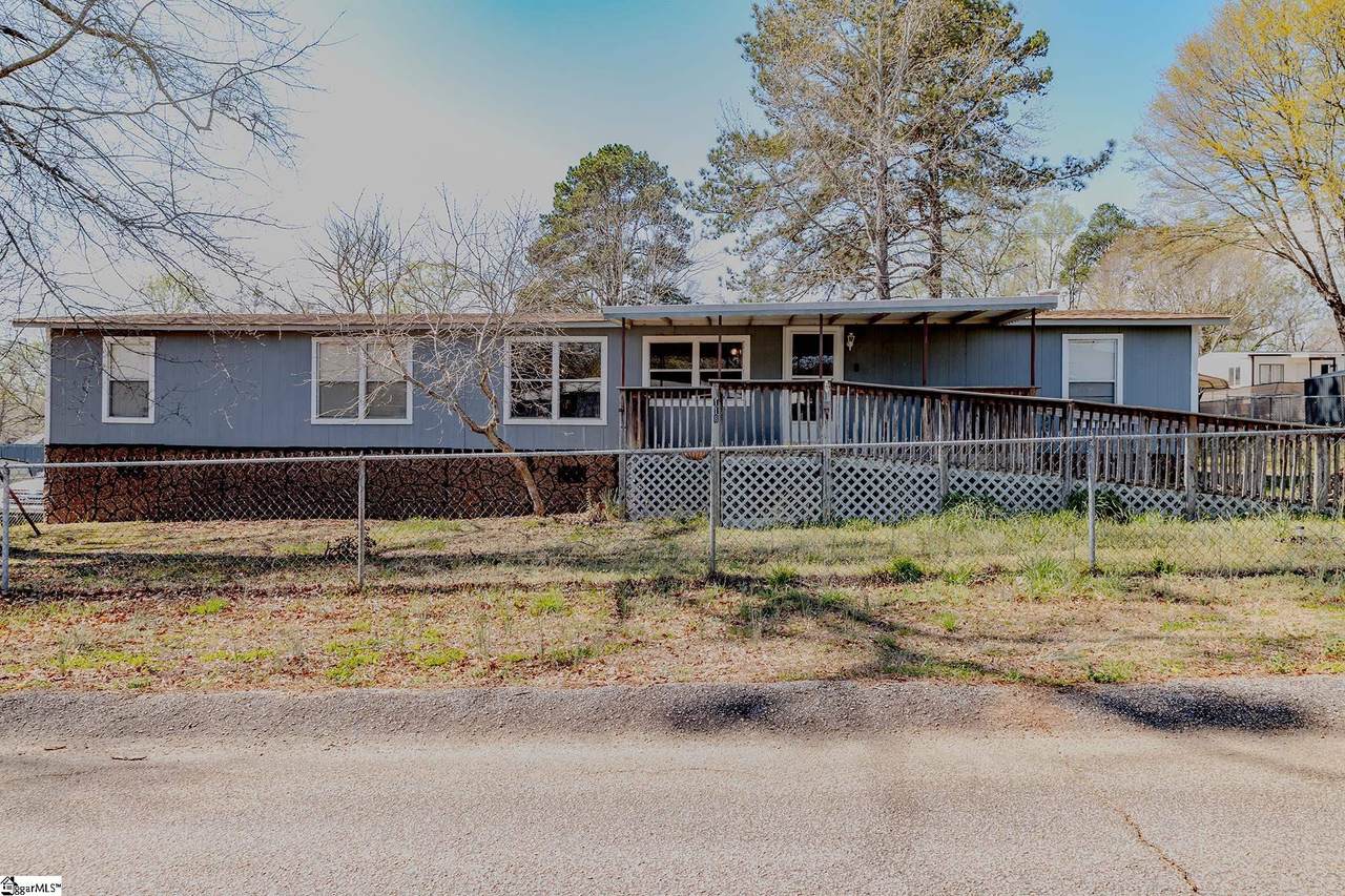 118 Wellington Road - Photo 1