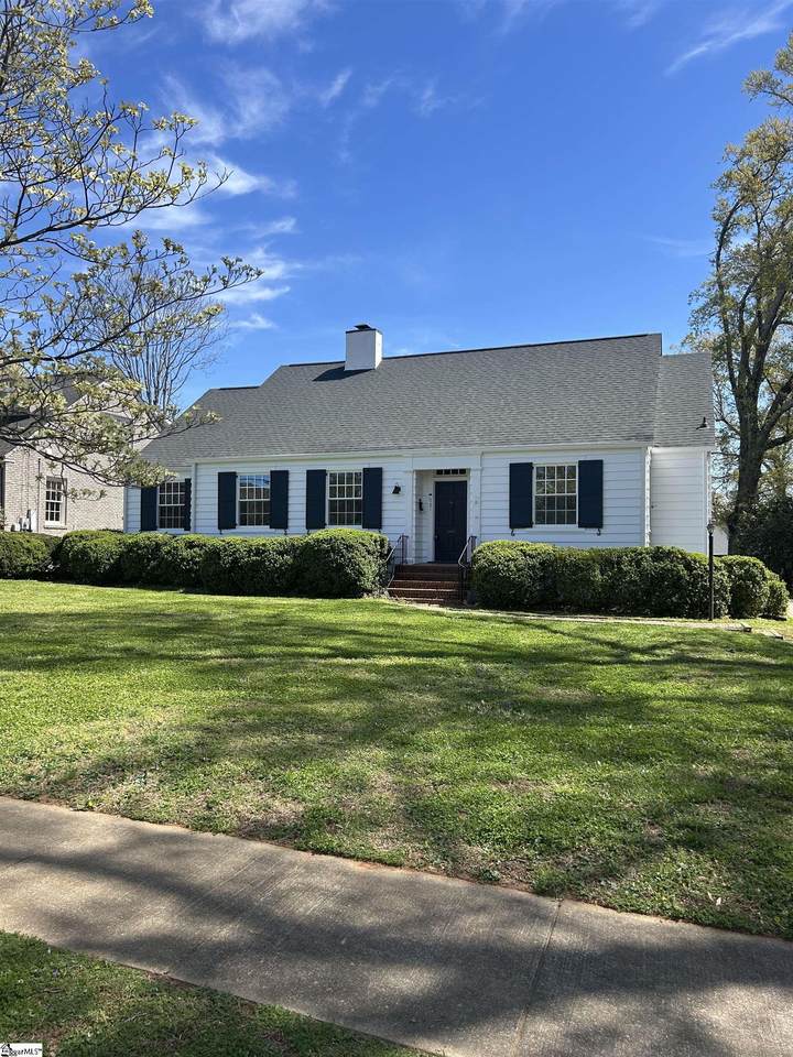 101 Augusta Place - Photo 1