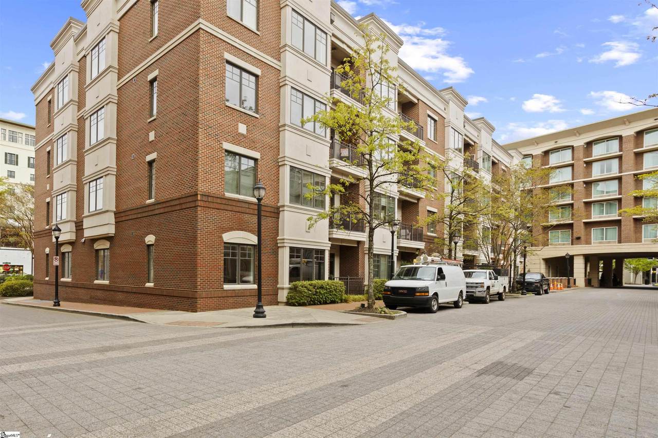 155 Riverplace - Photo 1