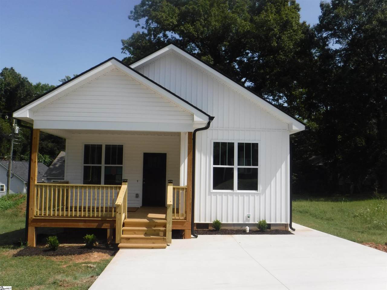 504 Greenlea Street - Photo 1