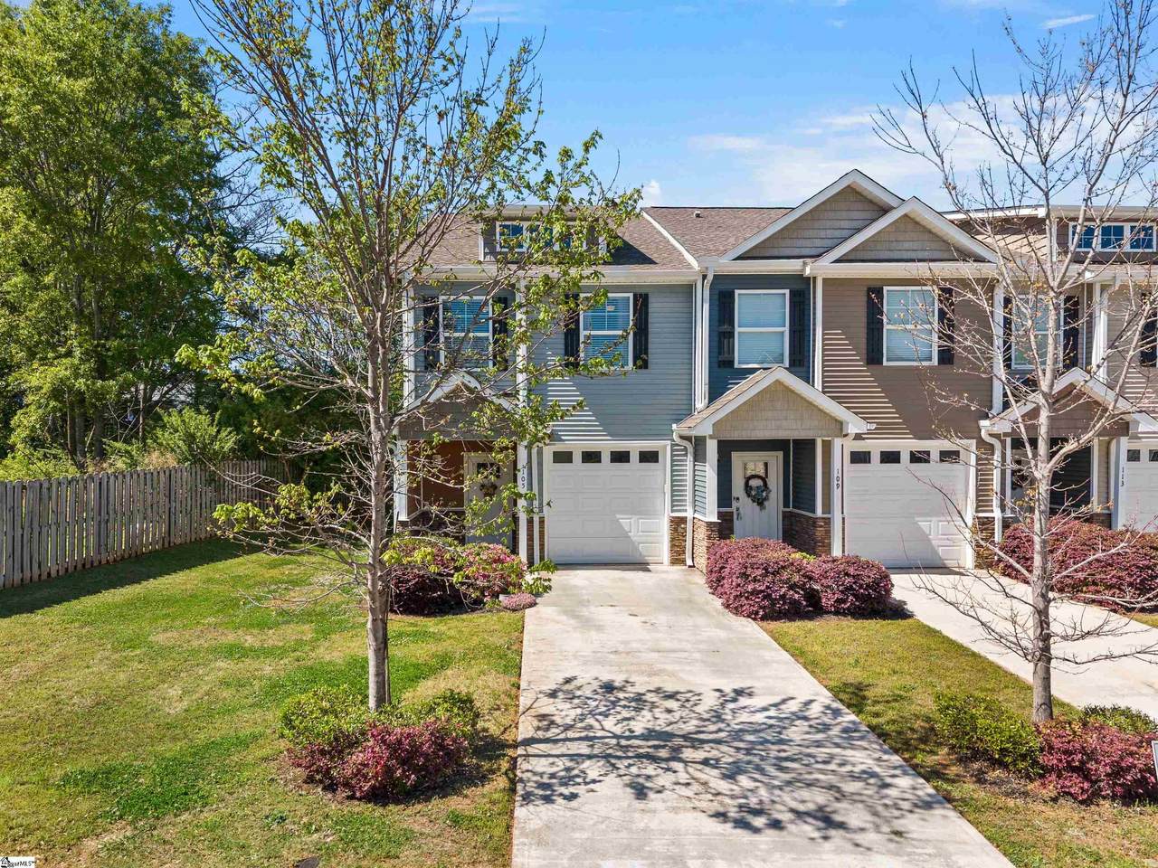 105 Valley Creek Drive - Photo 1