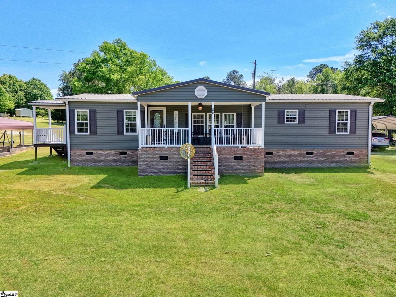 82 Laredo Drive - Photo 1