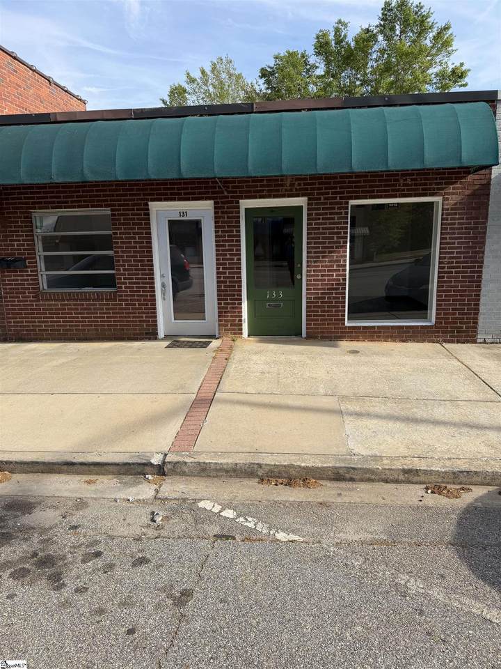 131/133 W Main Street - Photo 1