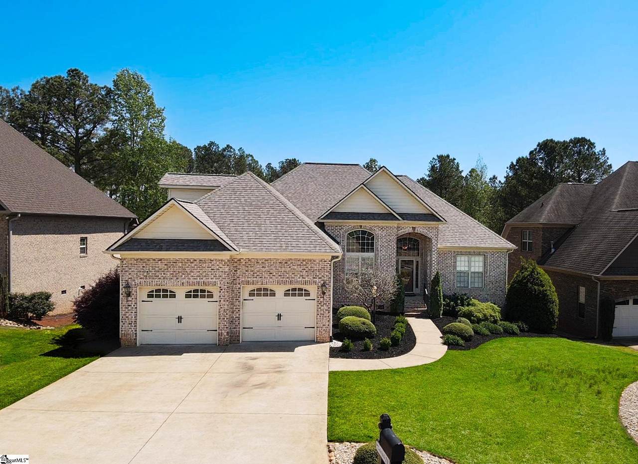 112 Bay Tree Court - Photo 1