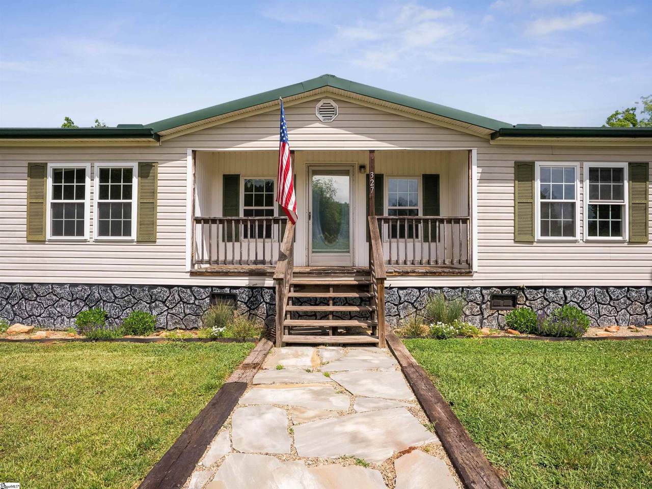 327 Emily Lane - Photo 1