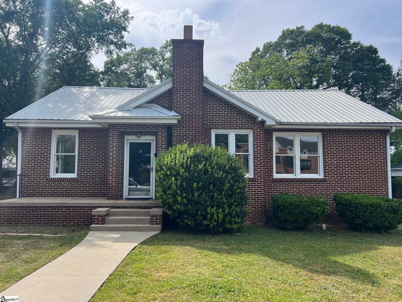 101 Ballenger Avenue - Photo 1