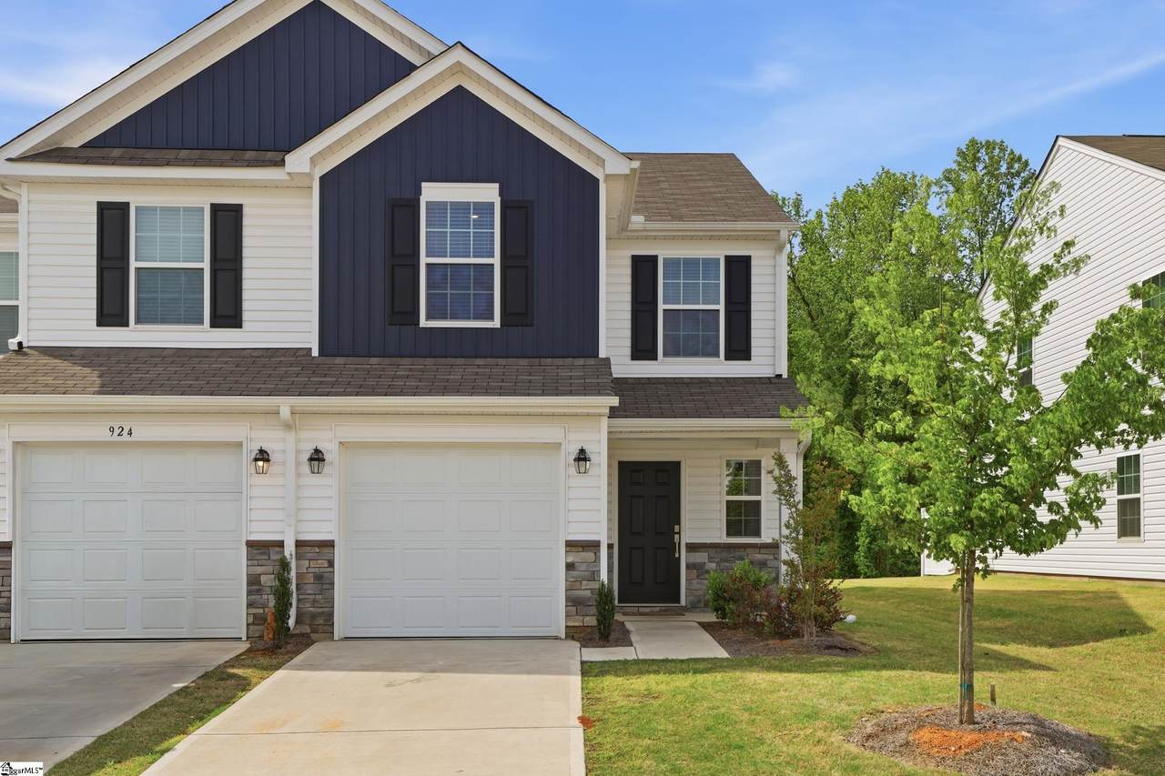 922 Powder Creek Drive - Photo 1