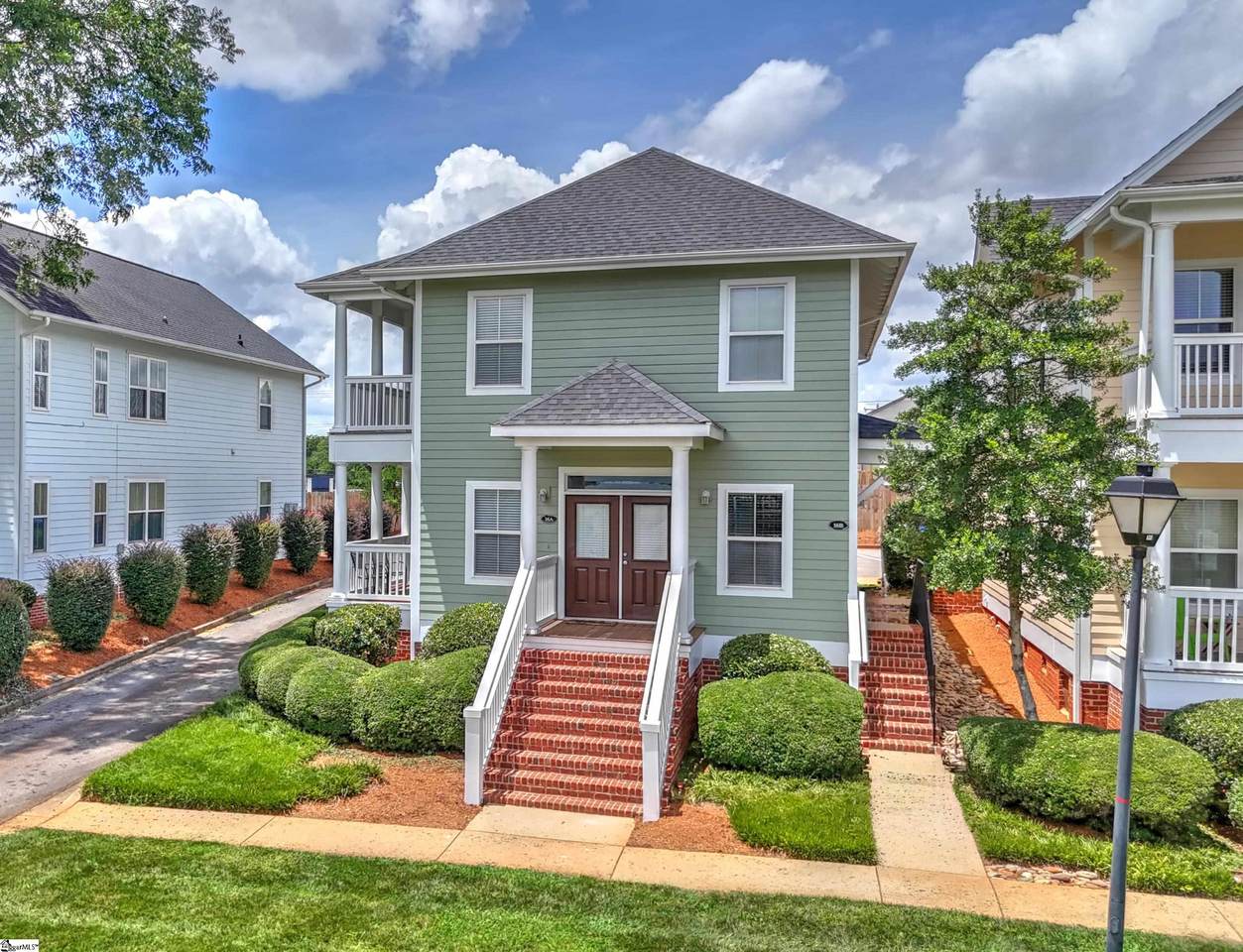16-B Oakhurst Avenue - Photo 1
