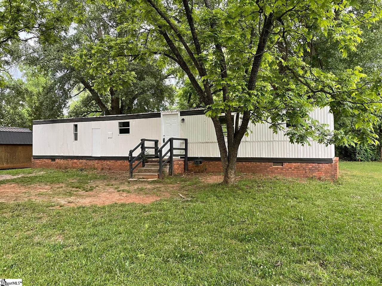 103 Millbank Road - Photo 1