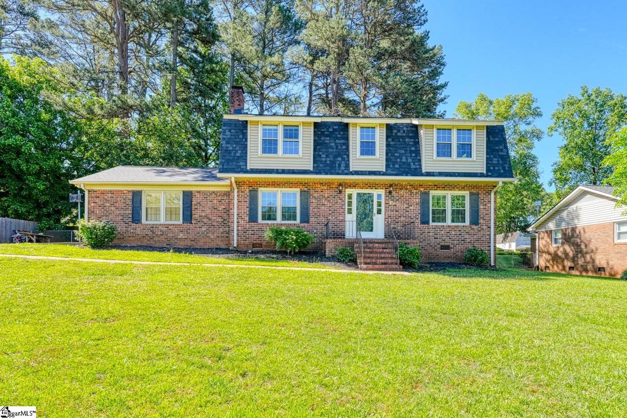 210 Oakmont Drive - Photo 1