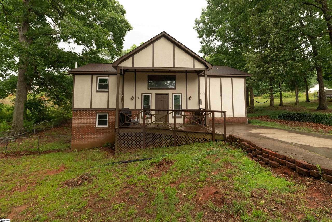 10 Danbury Lane - Photo 1