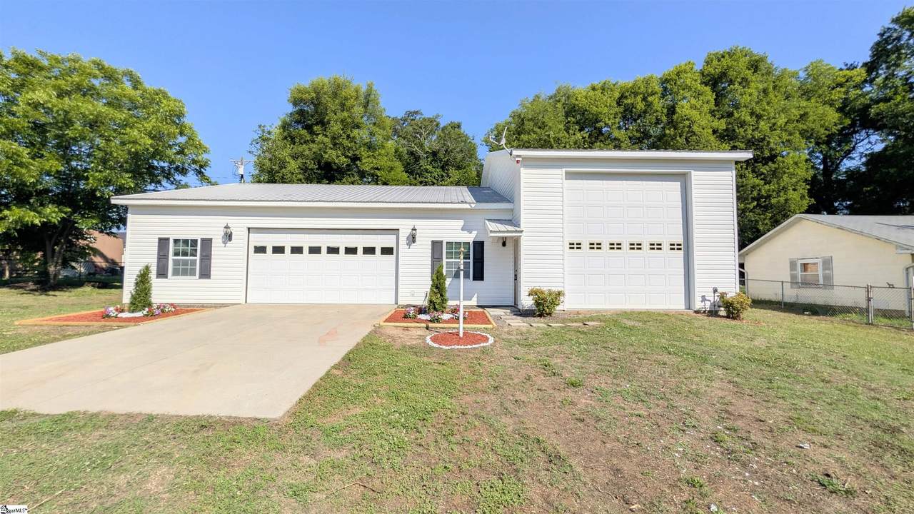 193 Laurel Street - Photo 1