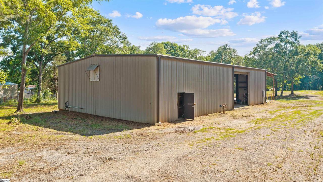 533 Crest Drive - Photo 1