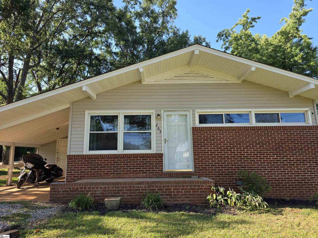 264 Old Greenville Highway - Photo 1