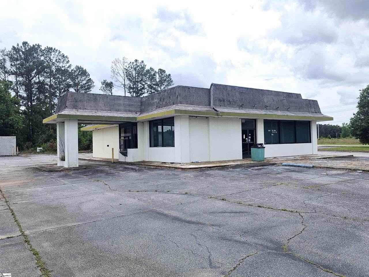 1051 Wc Dobbins Highway - Photo 1