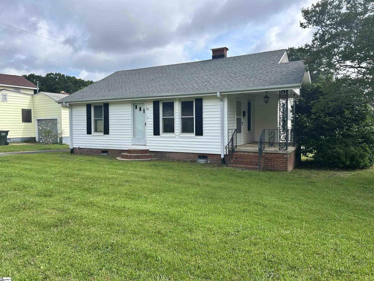 204 Edwards Road - Photo 1