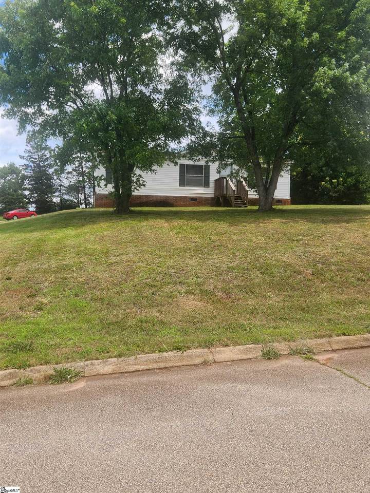 124 Saxon Drive - Photo 1