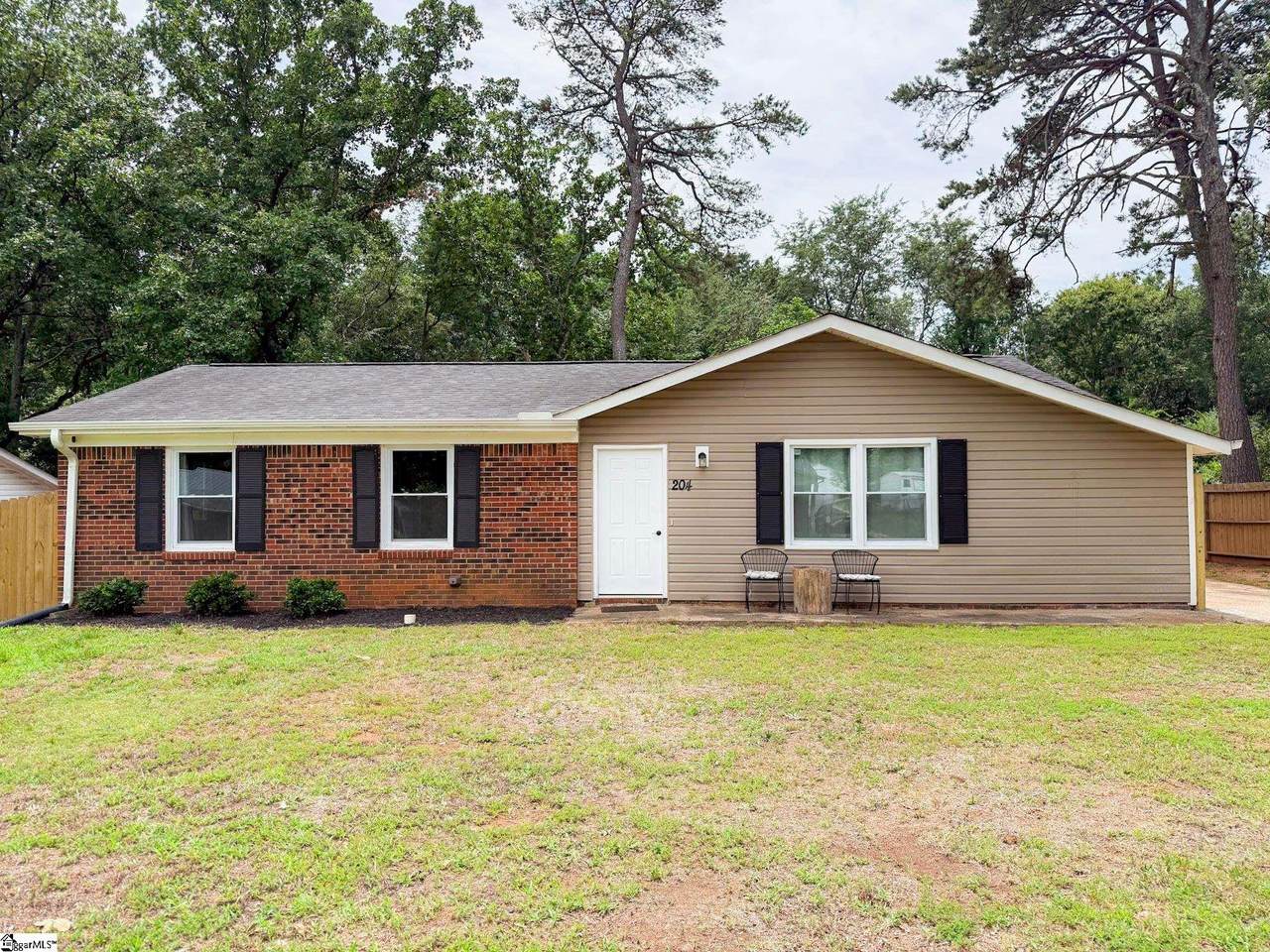 204 Idlewild Avenue - Photo 1