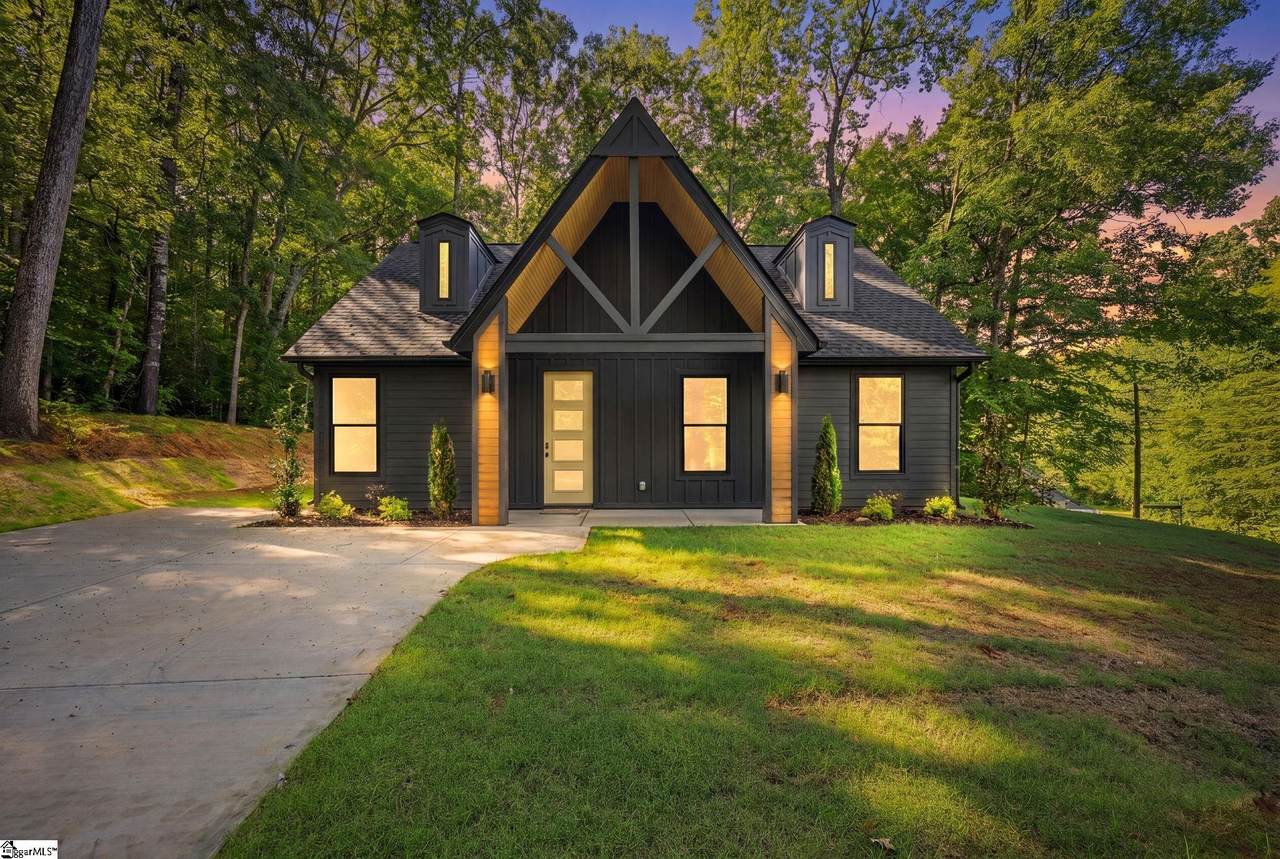 309 Kenmore Drive - Photo 1
