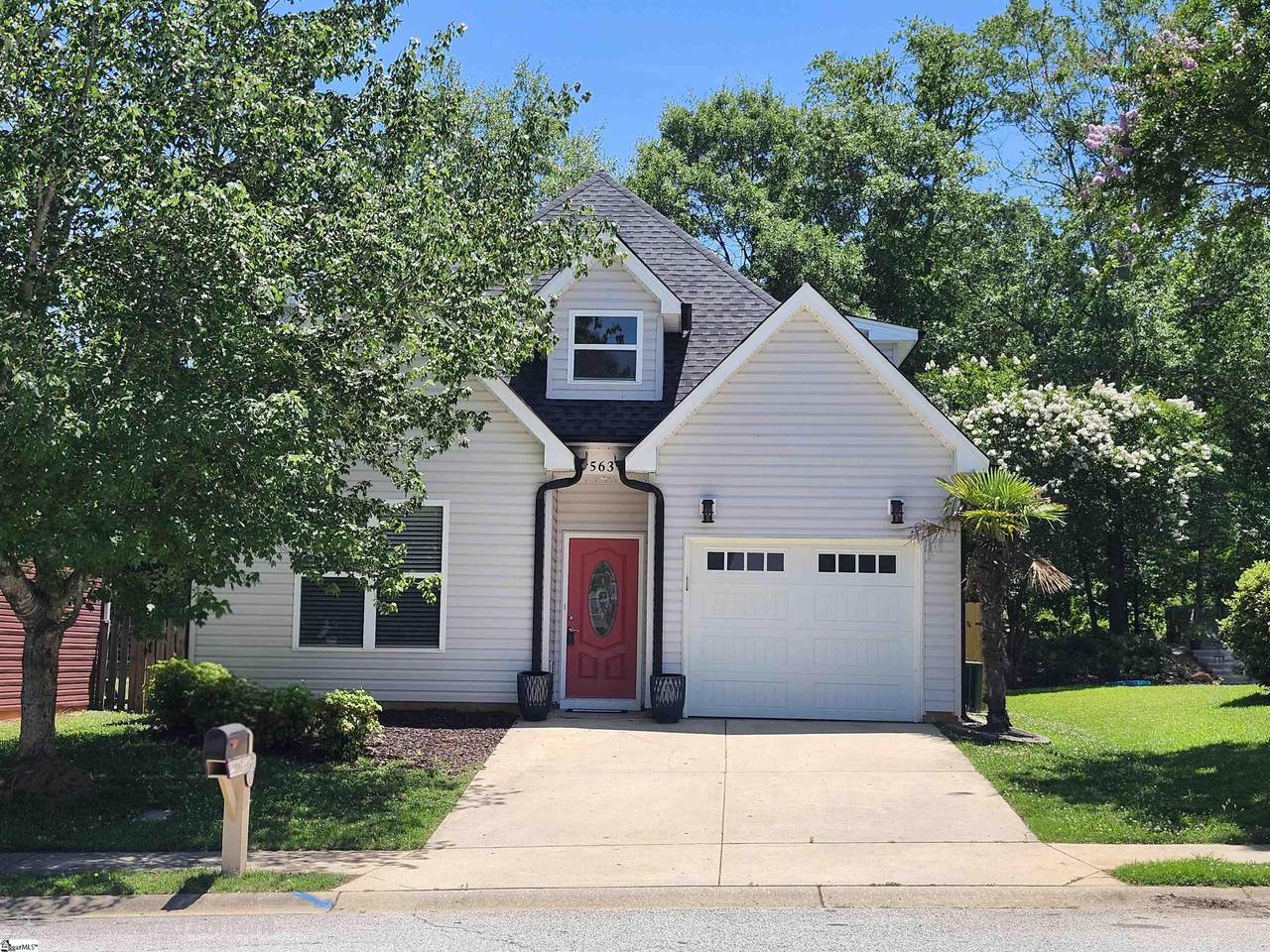 563 Clairidge Drive - Photo 1