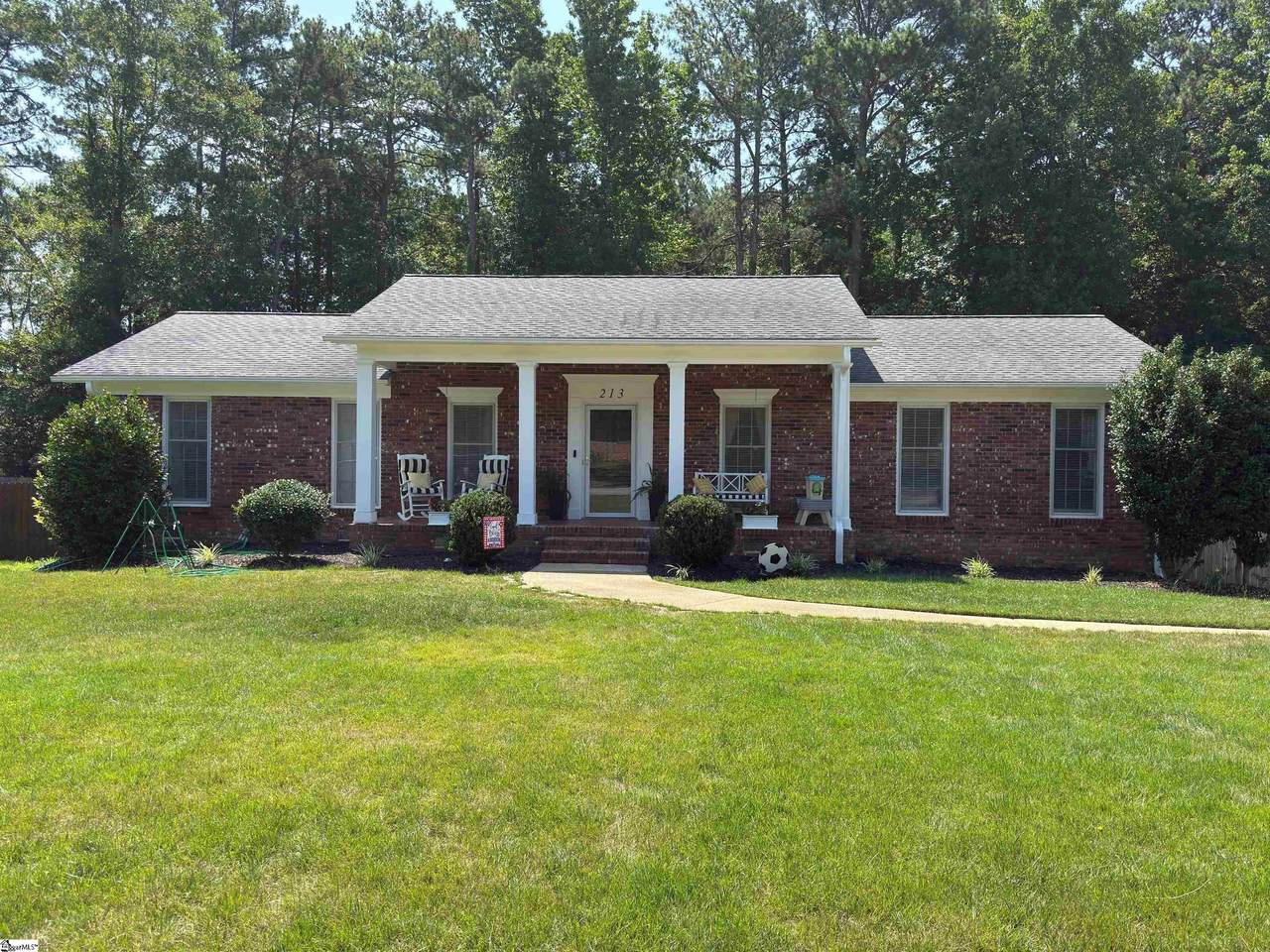 213 Briarwood Drive - Photo 1