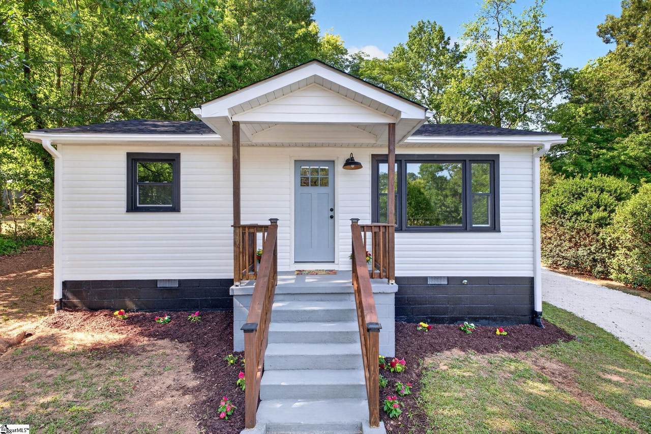 451 Sunnyside Circle - Photo 1