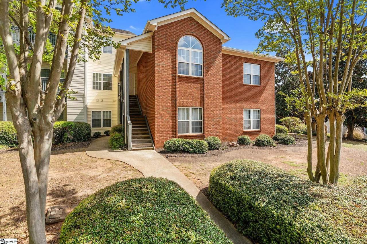 160 Wexford Drive - Photo 1