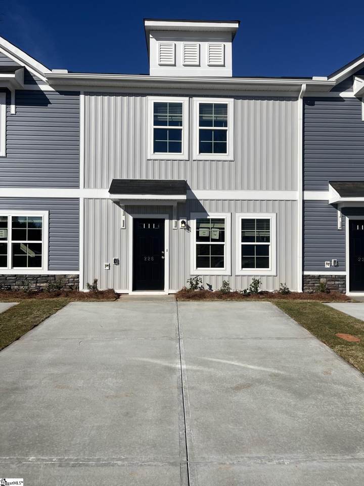 404 Speyside Lane - Photo 1