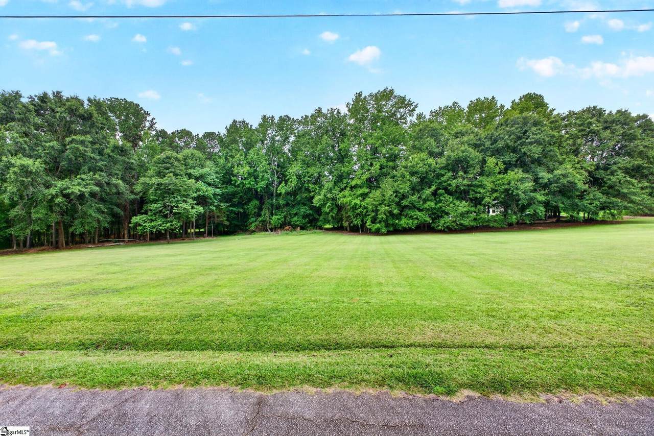 210 Janet Court - Photo 1
