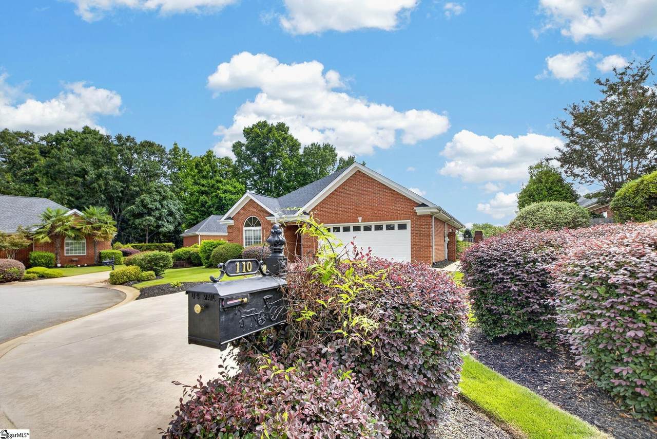110 Carmen Way - Photo 1