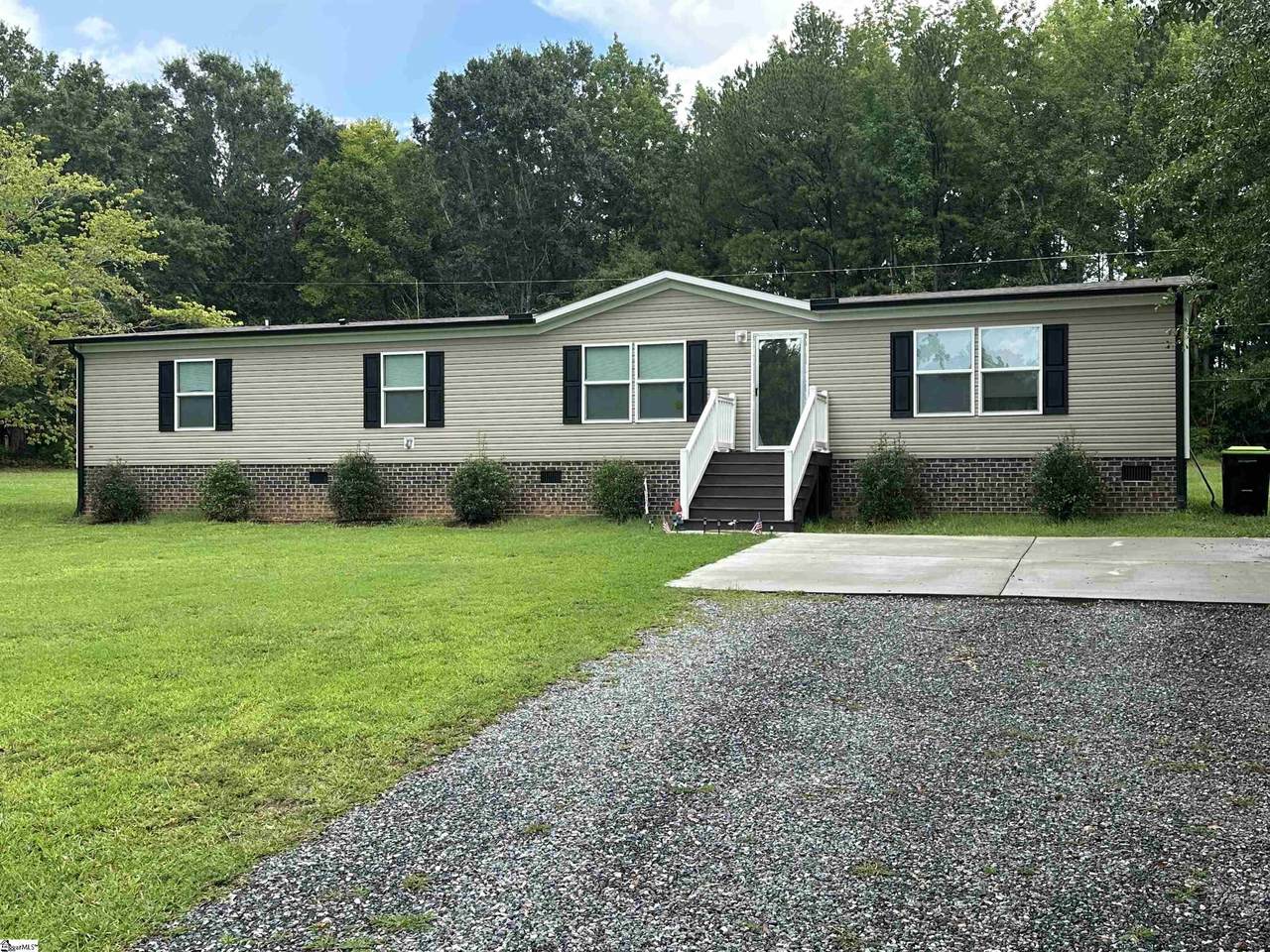 212 Robinwood Circle - Photo 1
