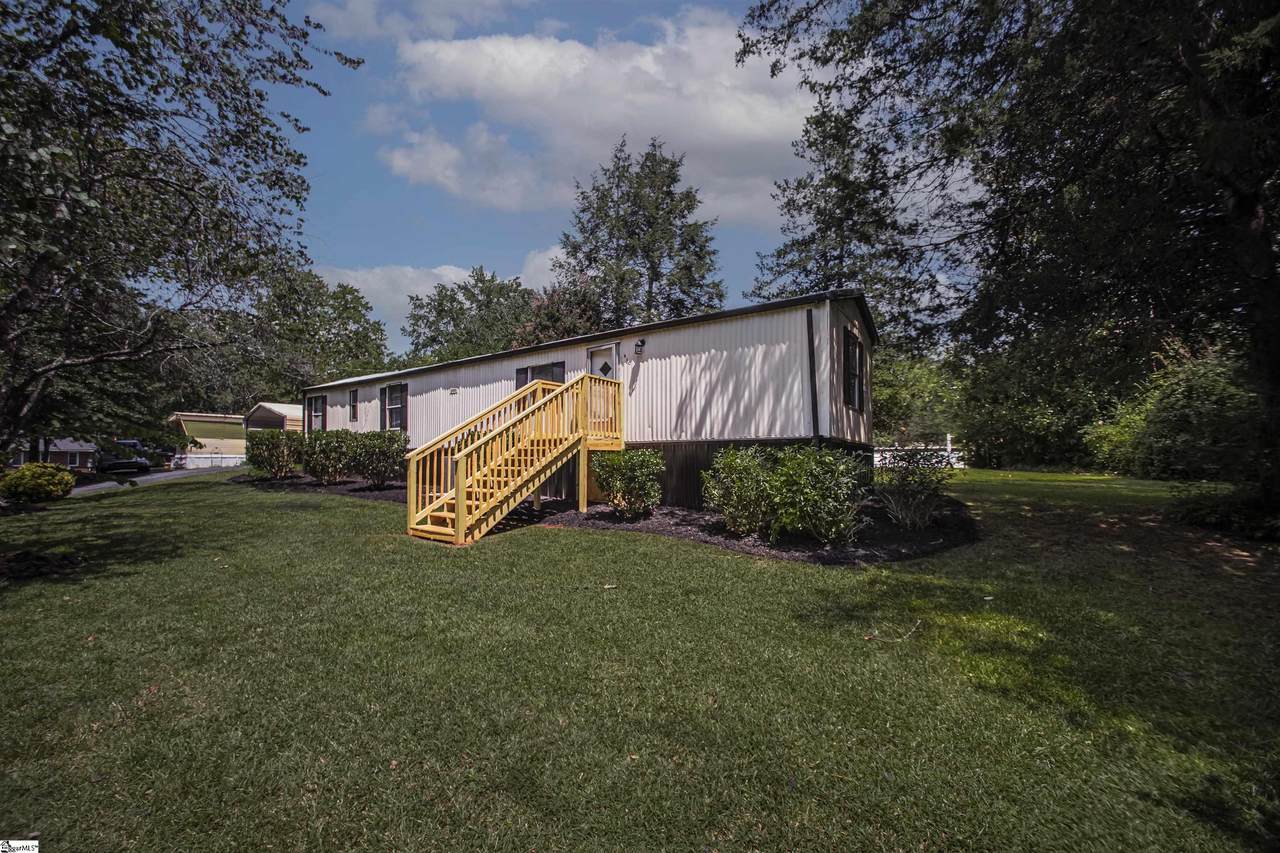 410 Cedar Circle - Photo 1