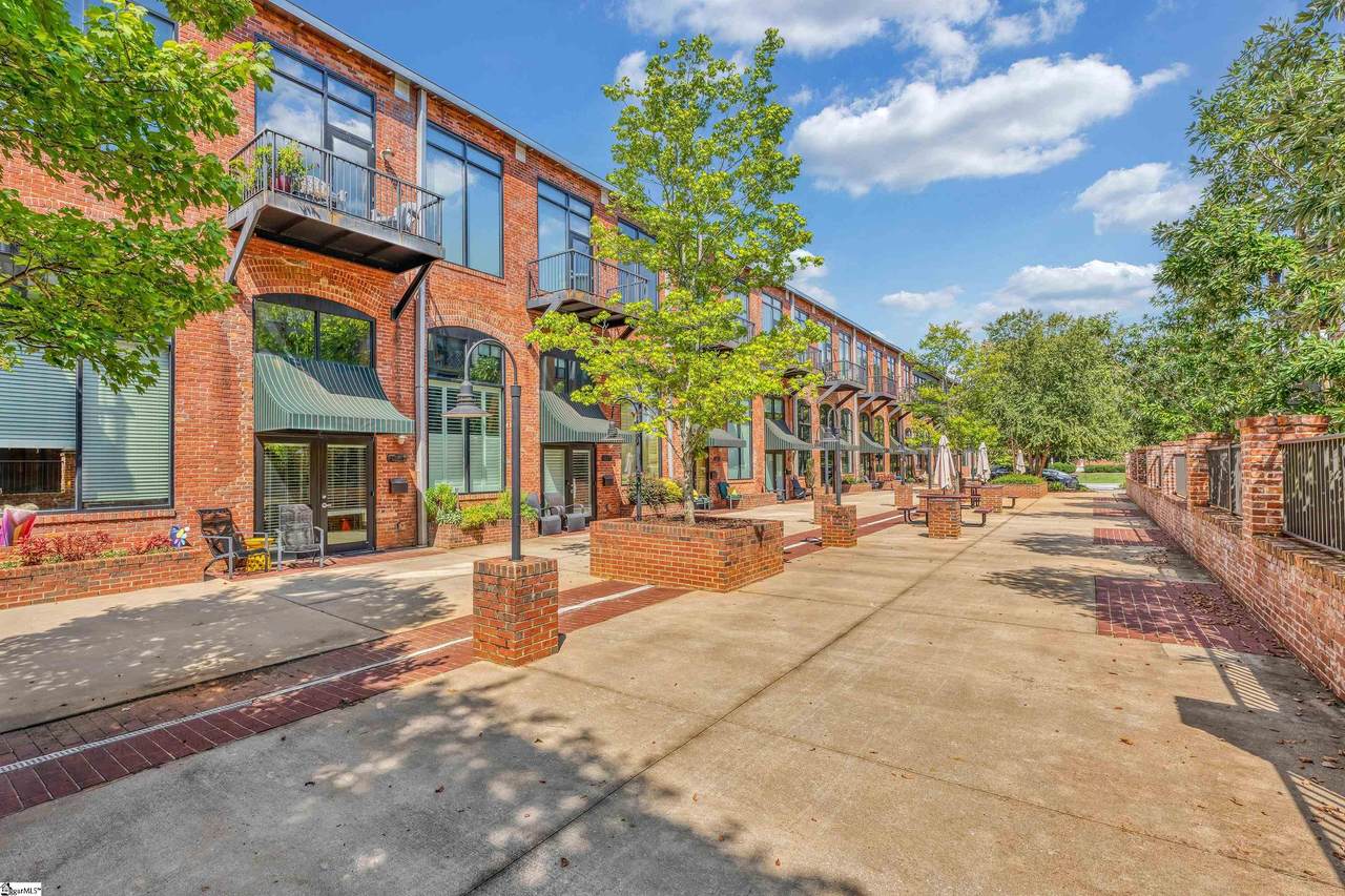 300 South Street - Photo 1