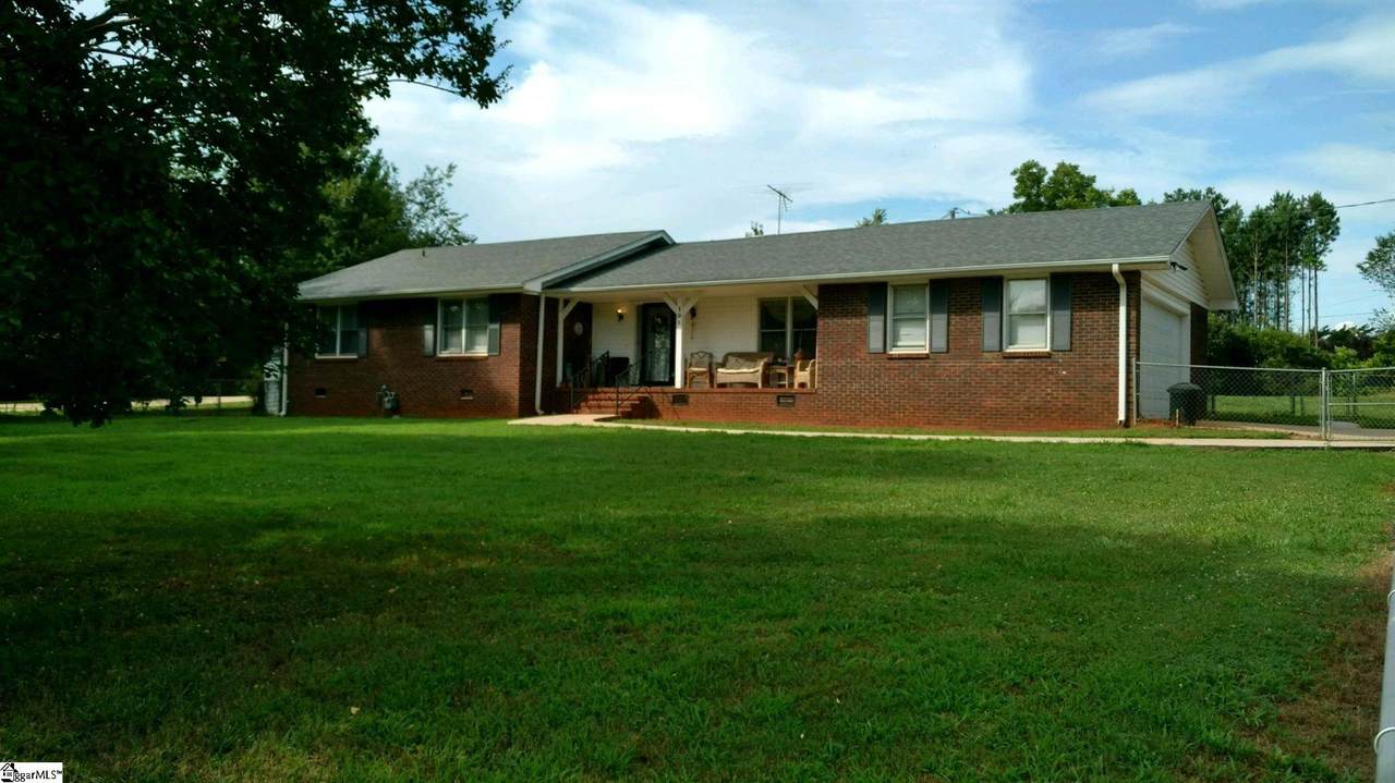 106 Boxwood Lane - Photo 1