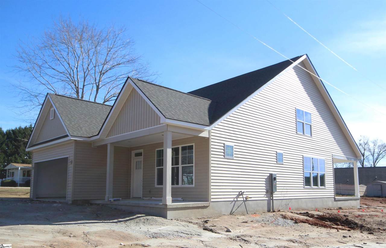 153 Rockcrest Drive - Photo 1
