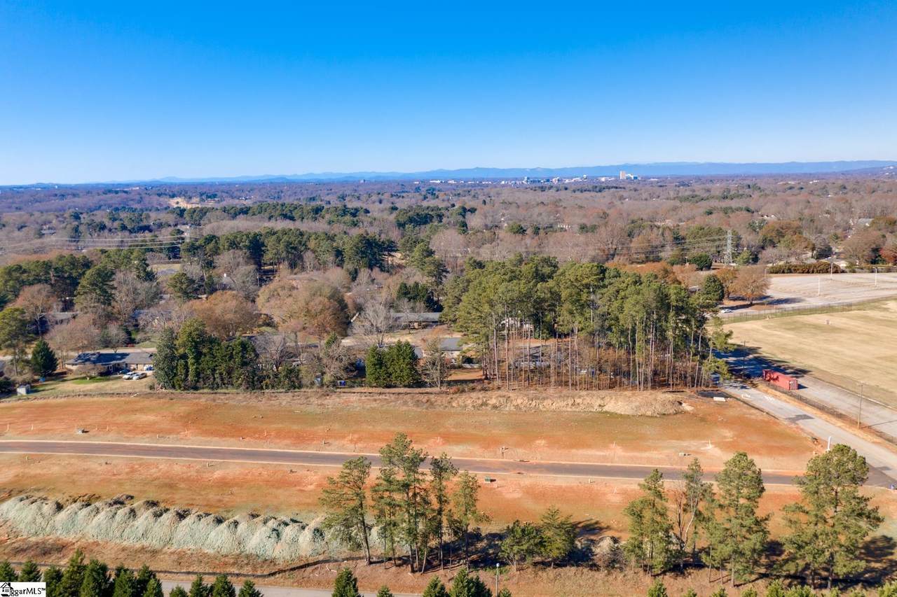 20 Village Crest Drive - Photo 1