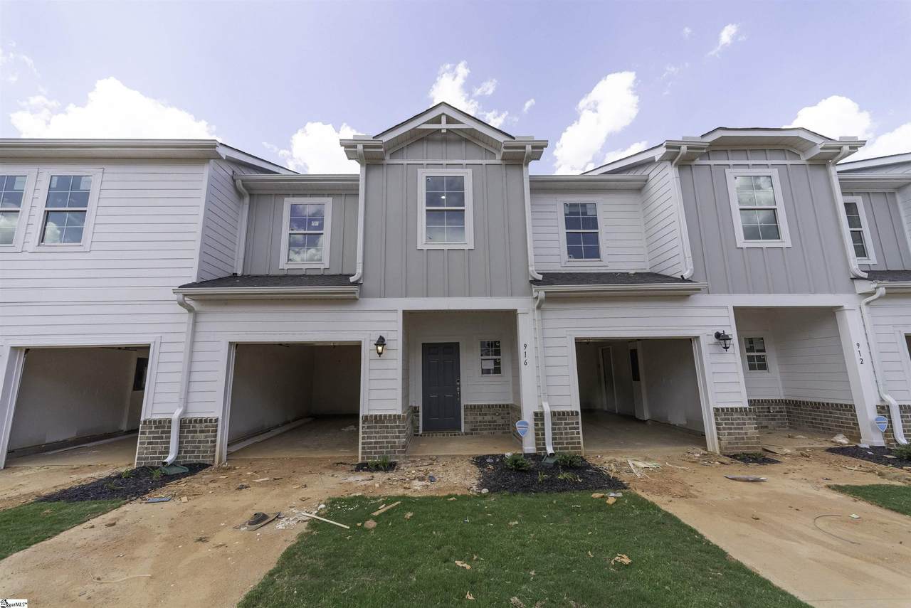 916 Yarn Way - Photo 1