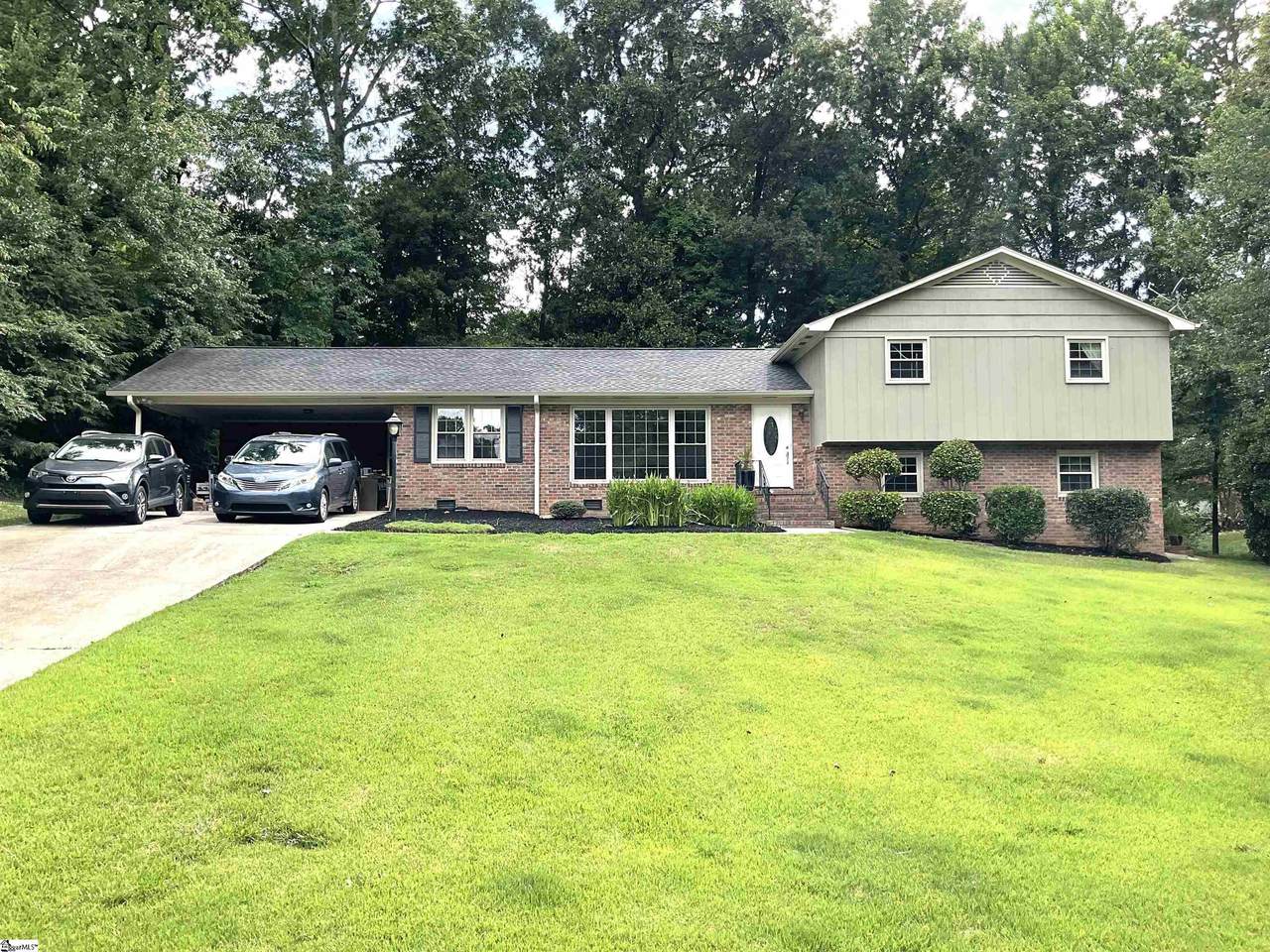 303 Pine Branch Drive - Photo 1