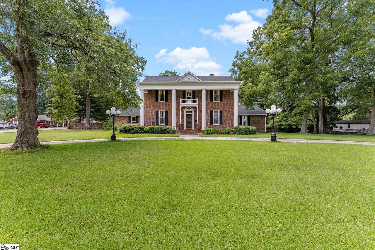 303 Brown Avenue - Photo 1